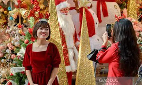 Hàng Mã lung linh đón Noel sớm